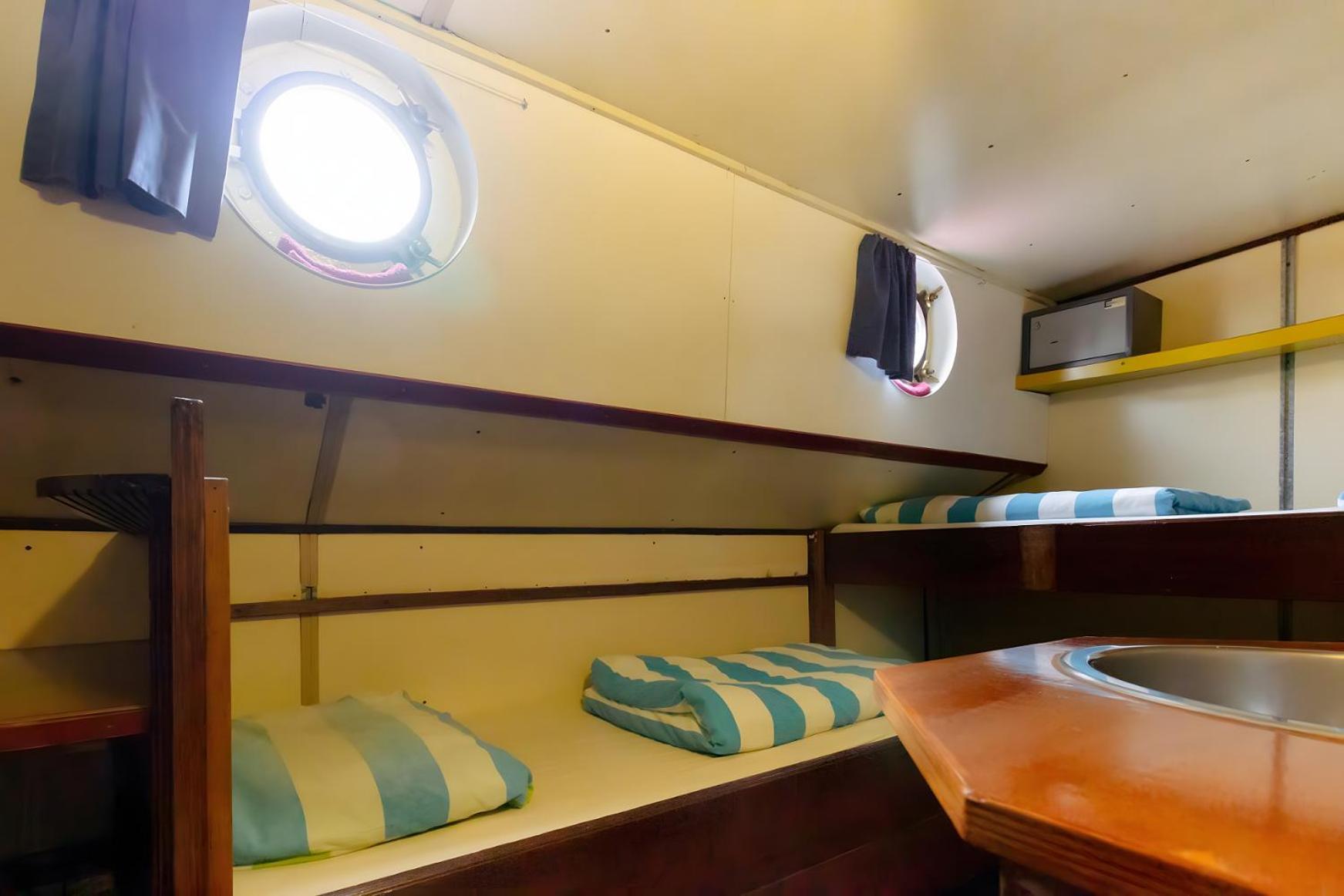 Intersail Hostel - Avontuur Amsterdam Exteriér fotografie