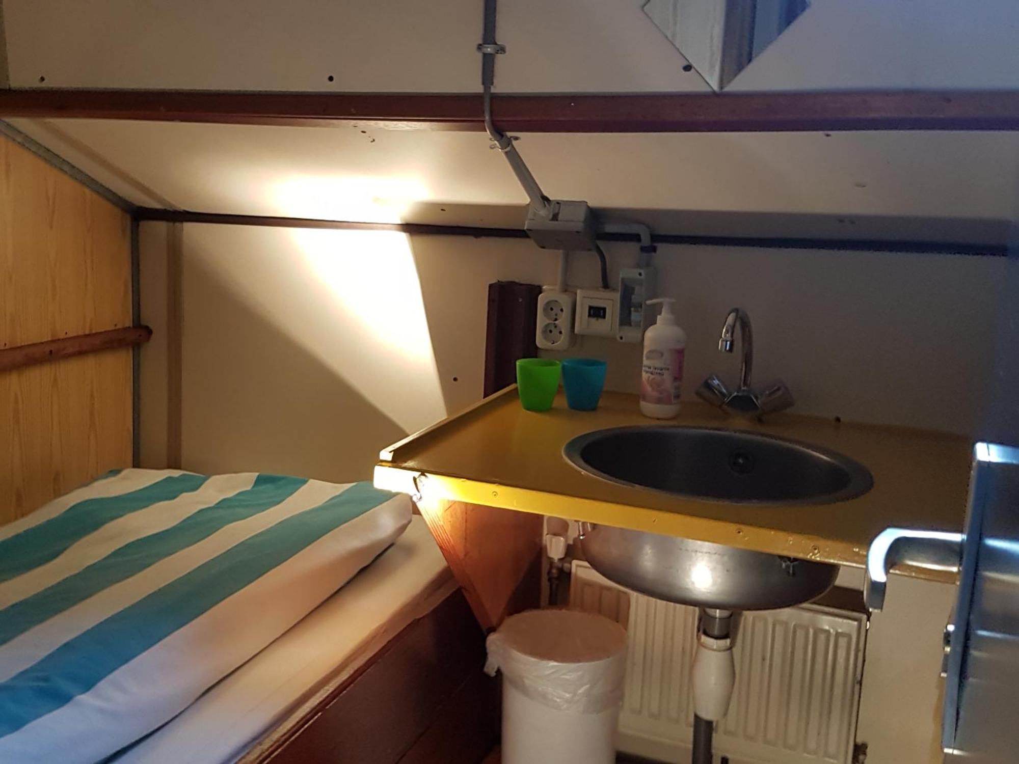 Intersail Hostel - Avontuur Amsterdam Exteriér fotografie